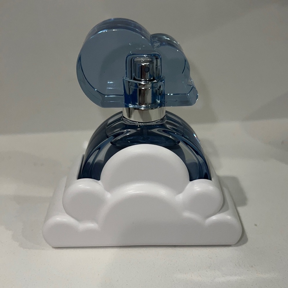 Ariana Grande “Cloud” 1.0oz